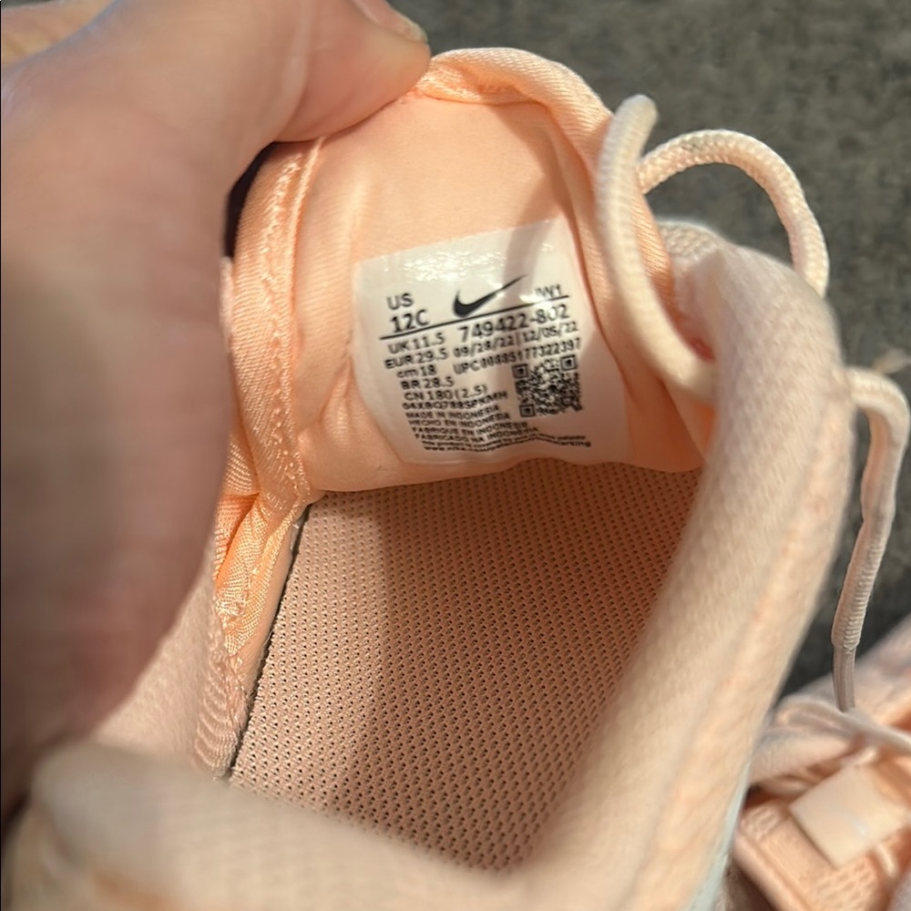 Nike Little Girls 12c Roshe Run Sneakers- Worn one time! - Picture 6 of 7